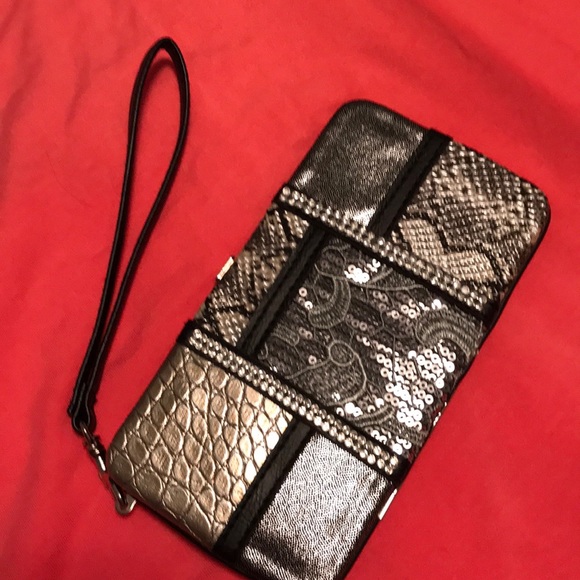 NWOT patterned wallet - Picture 2 of 5